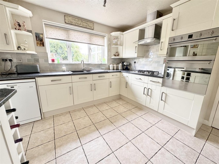 Images for Wonderful family home - Franklin Way, Whetstone, Leicester