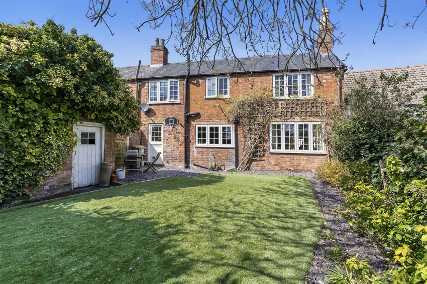 Images for Dairy Cottage Gumley Square, Enderby,