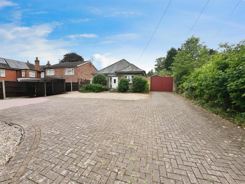View Full Details for Lutterworth Road, Aylestone, Leicester