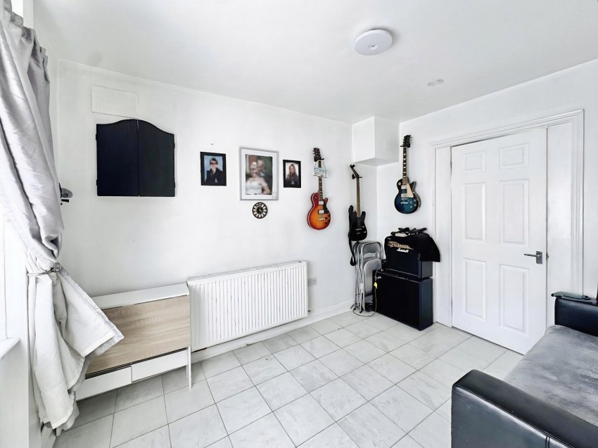 Images for Salisbury Avenue, Croft, Leicester